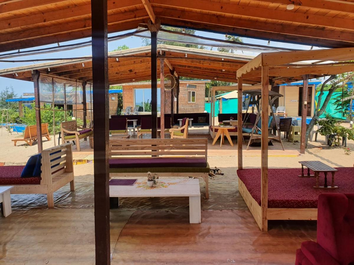 Love Temple Beach Resort 阿姆波尔 外观 照片