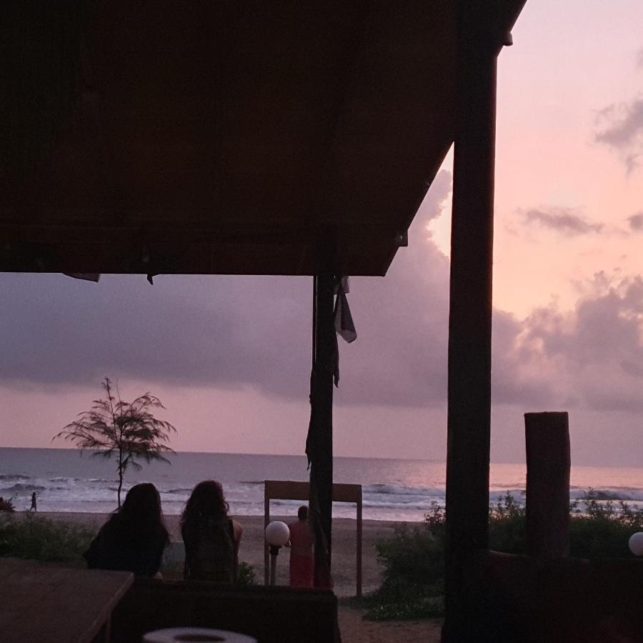 Love Temple Beach Resort 阿姆波尔 外观 照片