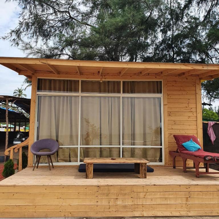 Love Temple Beach Resort 阿姆波尔 外观 照片