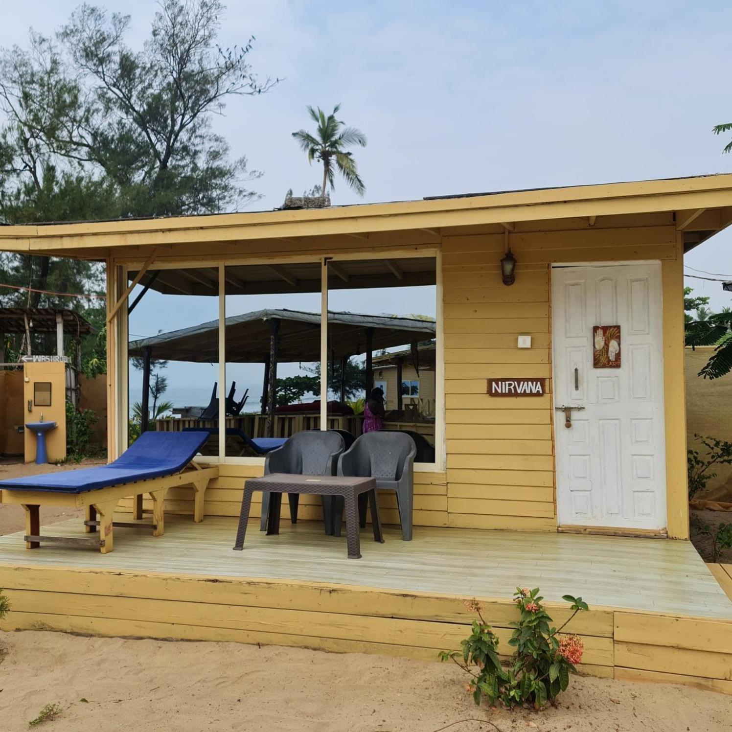 Love Temple Beach Resort 阿姆波尔 外观 照片