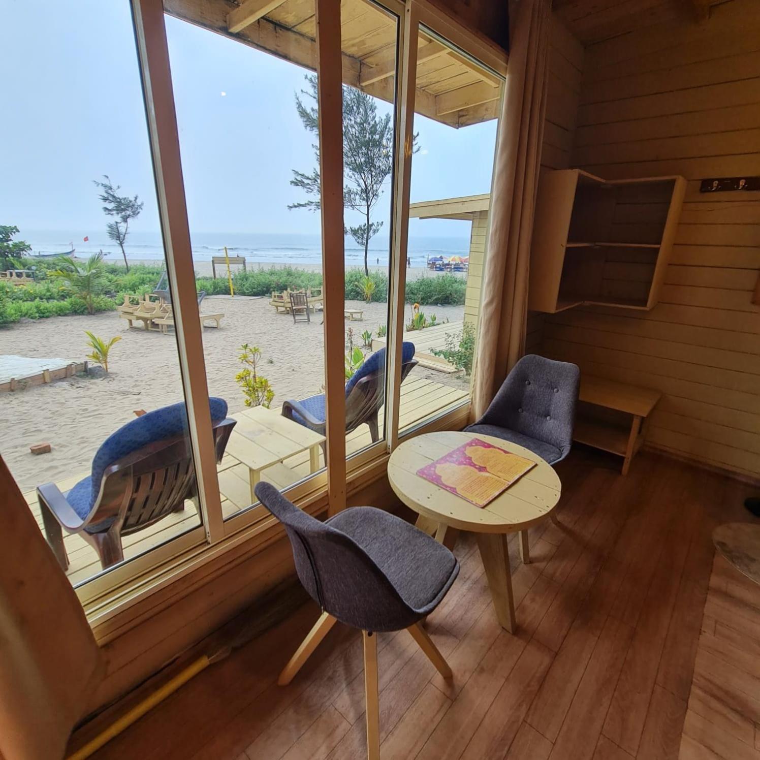Love Temple Beach Resort 阿姆波尔 外观 照片