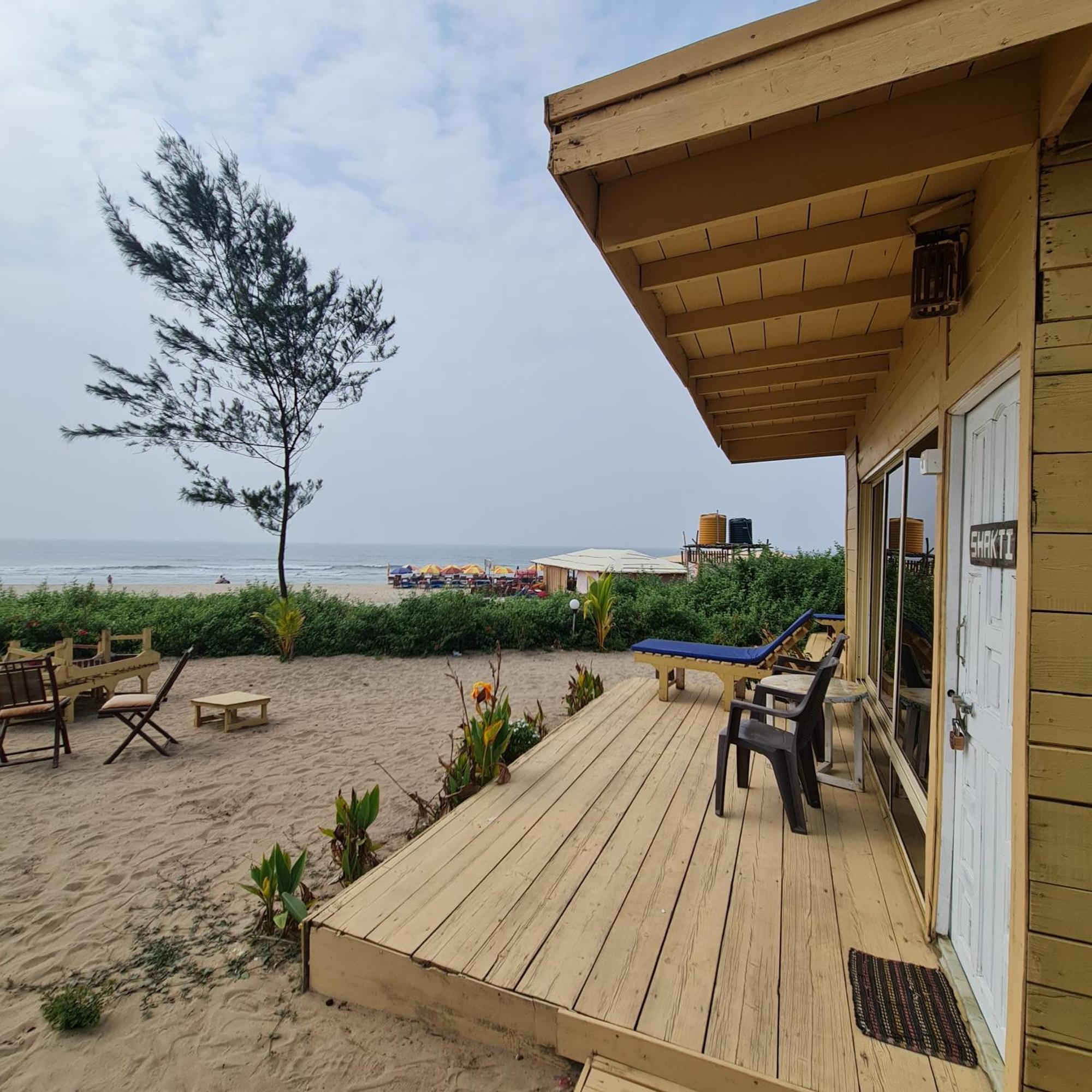 Love Temple Beach Resort 阿姆波尔 外观 照片