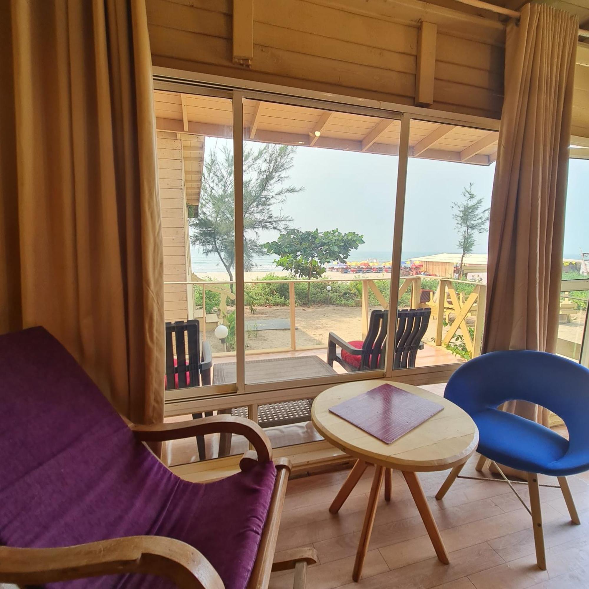 Love Temple Beach Resort 阿姆波尔 外观 照片