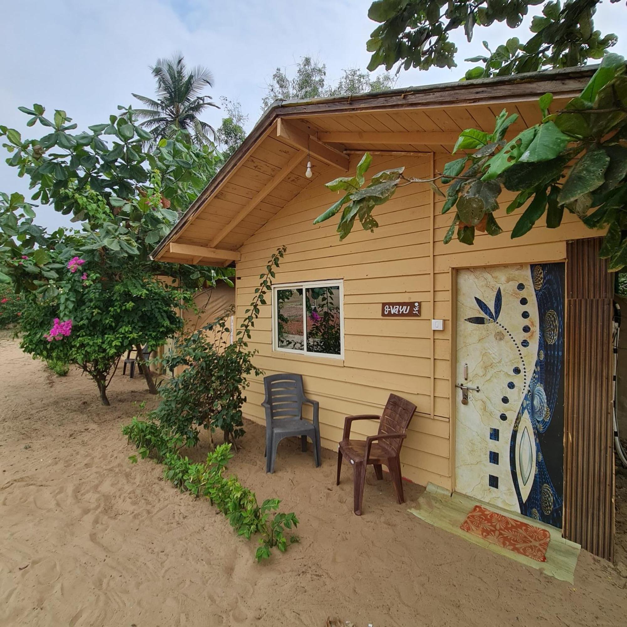 Love Temple Beach Resort 阿姆波尔 外观 照片