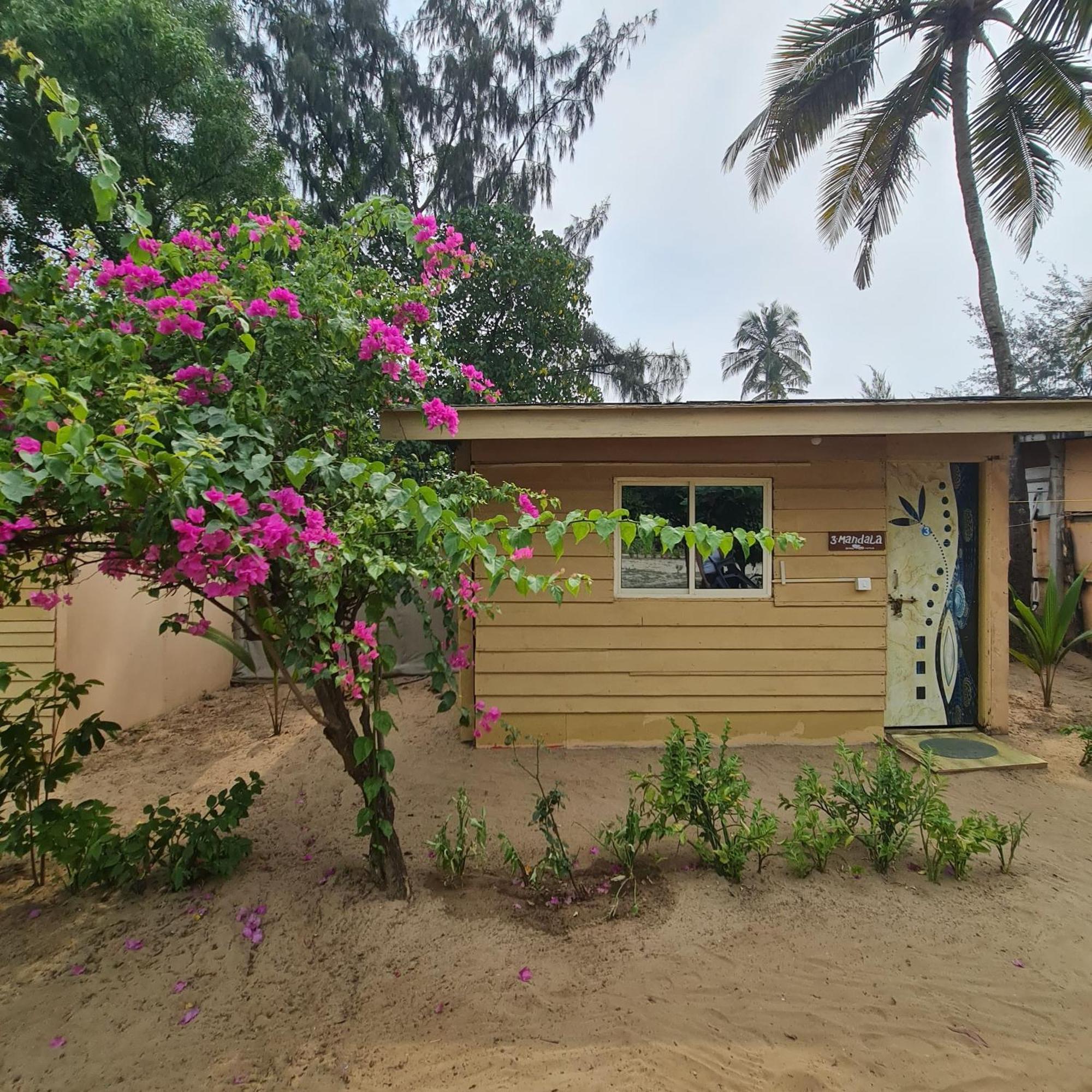 Love Temple Beach Resort 阿姆波尔 外观 照片